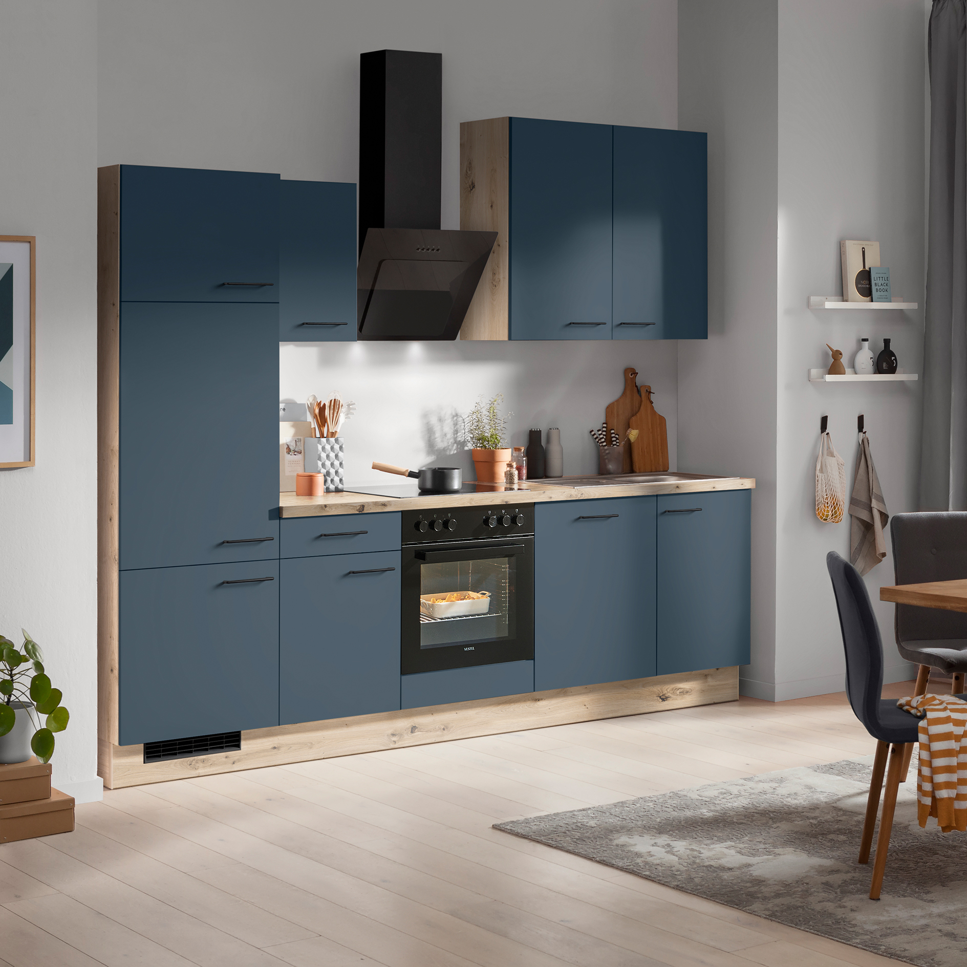 IMPULS Küchenblock - Alby Blue - Eiche hell - Kühlschrank links - mit E-Geräten - 280 cm 