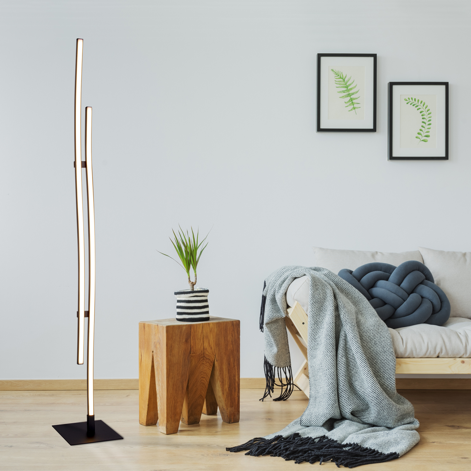 LED-Stehleuchte ONDA - schwarz -130 cm hoch