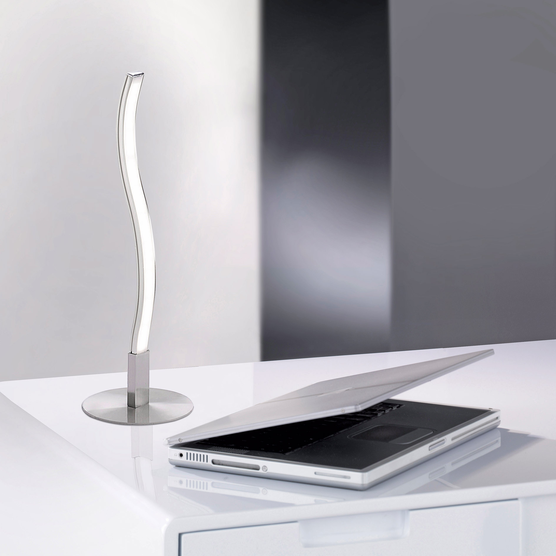LED-Tischleuchte - chromfarben - 30 cm hoch