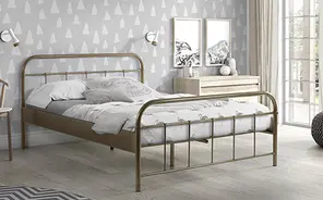 Betten im Industrial Style