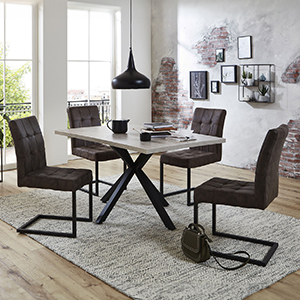 Stühle und Bänke im Industrial Style